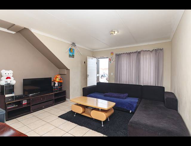 2 BEDROOM APARTMENT FOR SALE IN RUGBY